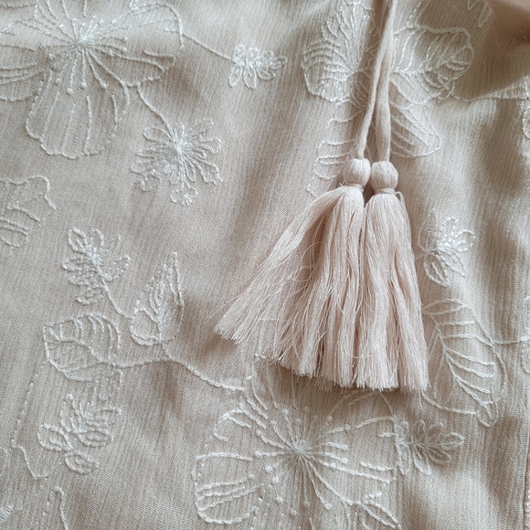 FREE THE ROSES Embroidered Floral Cutout Cold Shoulder Long Sleeve Tassel Top - Picture 7 of 12